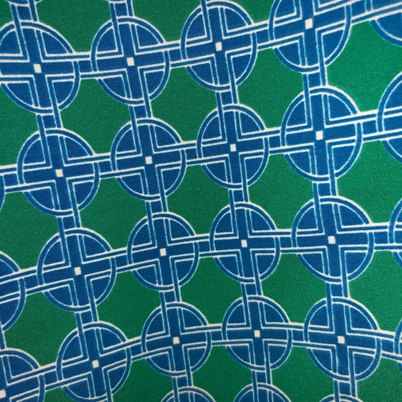 Banana Republic Sleeveless Blouse - Picture 2 of 4